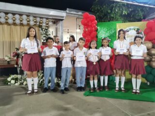 🏅 #premiación Retos del Saber 2025 
Con alegría y orgullo, celebramos a nuestros estudiantes de #primaria y #bachillerato que alcanzaron los mejores promedios en los Retos del Saber. Así como también a los estudiantes que participaron en olimpiadas matemáticas de la universalidad de Bolívar.
Su dedicación, curiosidad y constancia son ejemplo de excelencia y pasión por aprender. 
¡Gracias por demostrar que el conocimiento transforma y une! 🌟 #somoslilegre