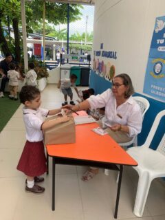 Sembrando valores desde la infancia, nuestros niños del Preescolar Lilegrista participaron en una jornada electoral donde aprendieron sobre el respeto, la elección y la convivencia. El resultado nos llena de alegría: ¡La Paz fue la elegida! #somoslilegre #liceoleondegreiff2026 #díaespecial