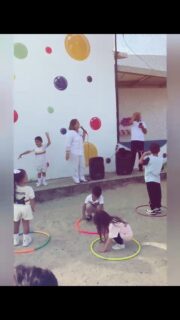 Así se vivió la gran Apertura del Mes de la Niñez en el preescolar Lilegrista con una emocionante mini feria deportiva.
Nuestros niños participaron en divertidos desafíos grupales llenos de energía y compañerismo.
Entre juegos, risas y movimiento, cada uno vivió momentos inolvidables.
¡Fue un día lleno de alegría, donde ser felices fue el mayor logro!
¡Qué vivan los niños!#somoslilegre #somoscomunidad #liceoleóndegreiff #mesdelaniñez