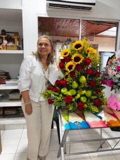 🌹✨ Felicitaciones a nuestra Directora Académica ✨🌹

El cuerpo docente del Liceo León de Greiff expresa con alegría y gratitud sus más sinceras felicitaciones a la directora académica Carmen Cecilia Gómez Hernández en la celebración de su día.

Su liderazgo, compromiso y entrega constante inspiran a toda la comunidad educativa a seguir creciendo con excelencia y valores. Hoy elevamos un deseo especial: que la salud, la felicidad y la prosperidad acompañen siempre su vida, y que continúe guiando con sabiduría y dedicación el camino de nuestros estudiantes.

Con afecto y respeto,
El cuerpo docente 🎓💐 #somoslilegre #felizcumpleaños #felicidades