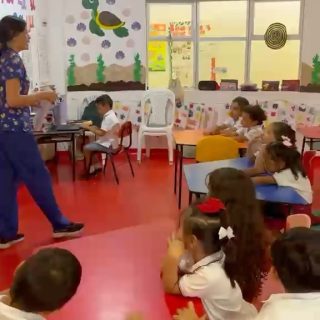 🍎🌈 Proyecto de las Frutas – Grado Jardín 🍓🍌

Una experiencia llena de color, creatividad y diversión, donde nuestros niños colorearon, clasificaron las frutas en el arcoíris, eligieron su favorita y alimentaron al “Niño Come Frutas”.

Esta actividad permitió fortalecer la motricidad fina, la clasificación, la expresión de gustos y preferencias, la creatividad y el aprendizaje a través del juego, promoviendo además hábitos de alimentación saludable. 

¡Aprendemos jugando y disfrutamos cada experiencia! #somoslilegre #liceoleóndegreiff #diaespecial #cerete