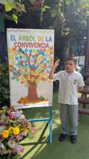 🌱 Sembrando valores, cosechando sonrisas.
Nuestra primaria del Liceo León de Greiff llenó de vida el Árbol de la Convivencia. Entre colores, reflexiones y trabajo en equipo, dejamos plasmados los compromisos que hacen de nuestra escuela un lugar seguro, cálido y lleno de respeto. 🤝✨
¡El cambio empieza con pequeños grandes gestos! 🌿💛
#liceoleóndegreiff #convivenciapositiva #primariaconvalores #educaciónparalapaz #somoslilegre