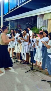 ¡Armonía pura y voces que enamoran! 🎤🔥 Así brilló el Taller de Coro en la Gran Noche de Talleres Musicales del Liceo León de Greiff. Mucho sentimiento, unión y talento desbordante en el escenario. 🌟🎵 #músicaenelliceo #coro #grannochemusical #liceoleóndegreiff #somoslilegre